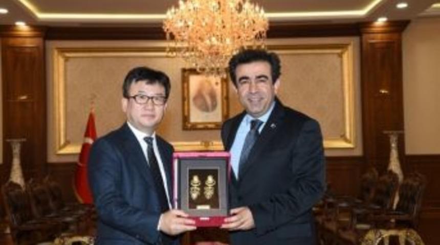 Kocaeli Valisi G&uuml;zeloğlu, Hyundai Ceo&rsquo;sunu Ağırladı