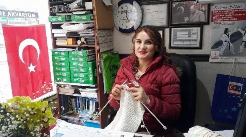 T&uuml;rk Kızılayı İlmek İlmek Sevgi &Ouml;r&uuml;yor