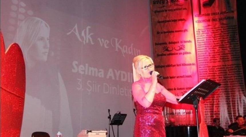 Selma Aydın 3&rsquo;&uuml;nc&uuml; Şiir Dinletisini Ger&ccedil;ekleştirdi