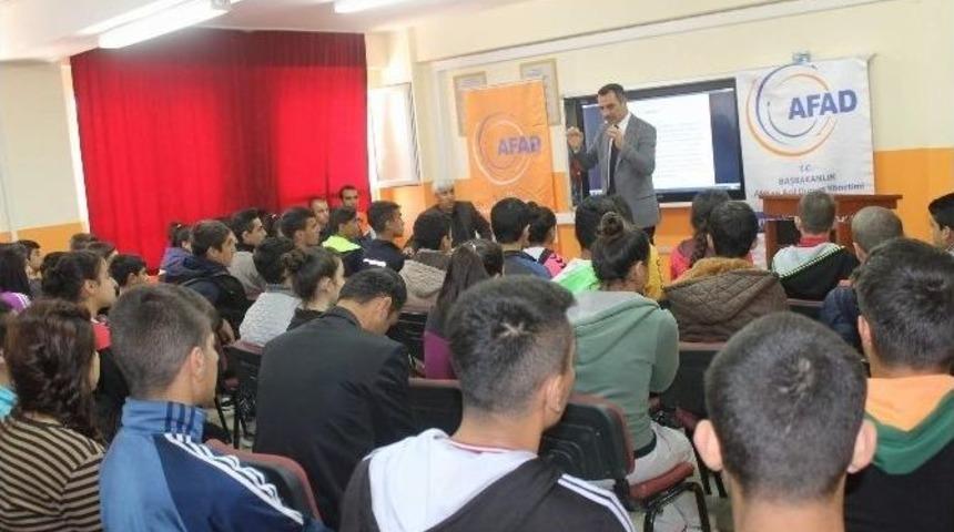 Spor Lisesinde Deprem Konulu Eğitim Semineri D&uuml;zenlendi