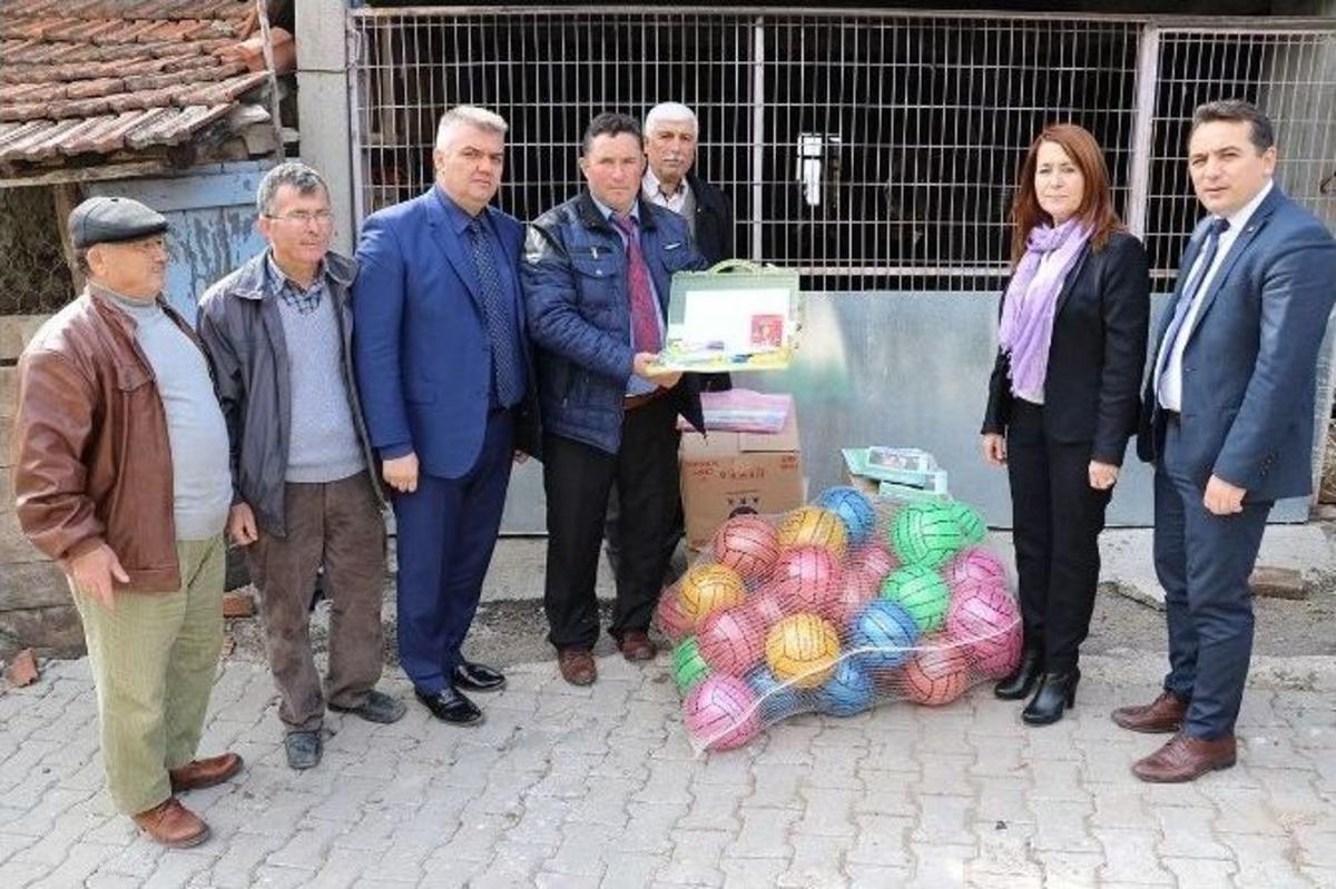 Akhisar&rsquo;da Kitap Dağıtımı Tartışması