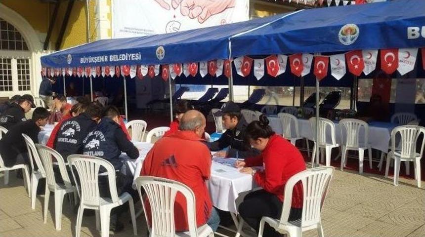 &Ccedil;evik Kuvvet, Hem G&uuml;ven Hem Kan Veriyor