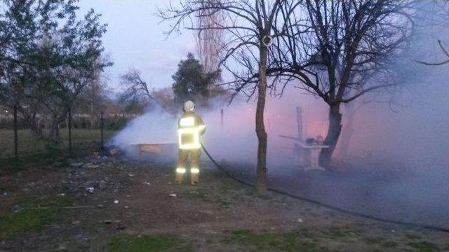 Romanların Çadırı Alevlere Teslim Oldu