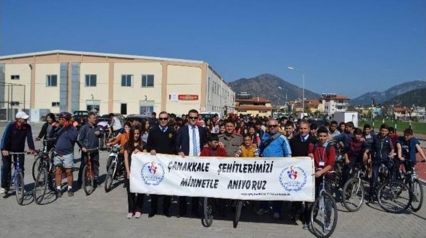 Ortacalı Bisiklet&ccedil;iler &Ccedil;anakkale Şehitlerini Andı