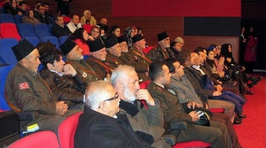 &Ccedil;anakkale Zaferi Ve Şehitleri Sapancada Anıldı