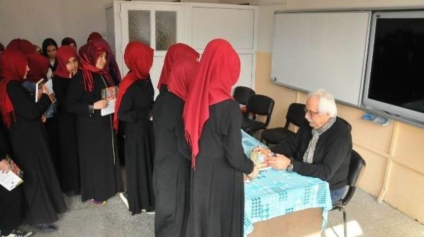 Yazar Bahadıroğlu Akşehir&rsquo;de &Ouml;ğrencilerle Buluştu