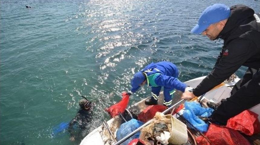 Bodrum Belediyesi Dalış Ekibi Bitez Koyunu Temizledi