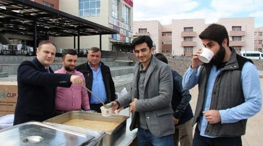 Om&uuml;&rsquo;de &lsquo;&ccedil;anakkale Men&uuml;s&uuml;&rsquo; İkram Edildi