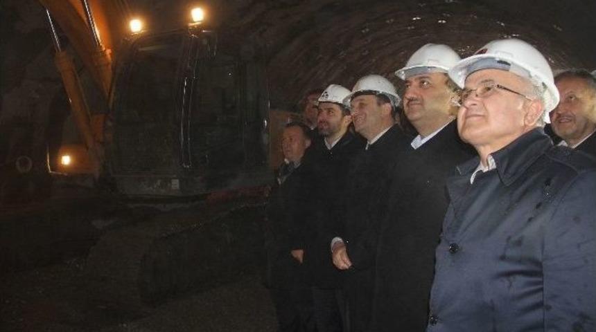 T&uuml;rkiye&rsquo;de Artık Şehirler Değil Mahalleler Bile Duble Yolla Birbirine Bağlanıyor
