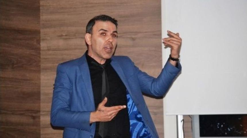 Ayvalık&rsquo;ta Hayvan Dostlarından Anlamlı G&ouml;steri