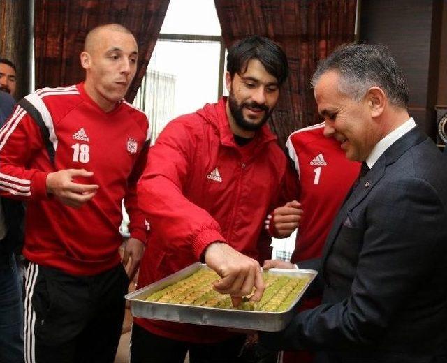 Stso Başkanı Yıldırım’dan, Sivasspor’a 100 Bin Lira Prim