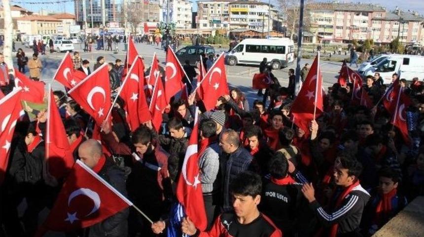 Sivas &Ccedil;anakkale Şehitleri İ&ccedil;in Y&uuml;r&uuml;d&uuml;