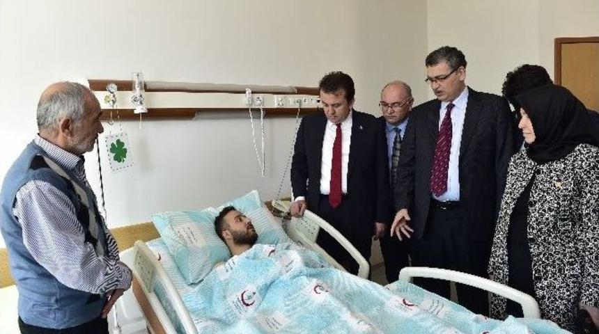 Yaralı Polise Ge&ccedil;miş Olsun Ziyareti