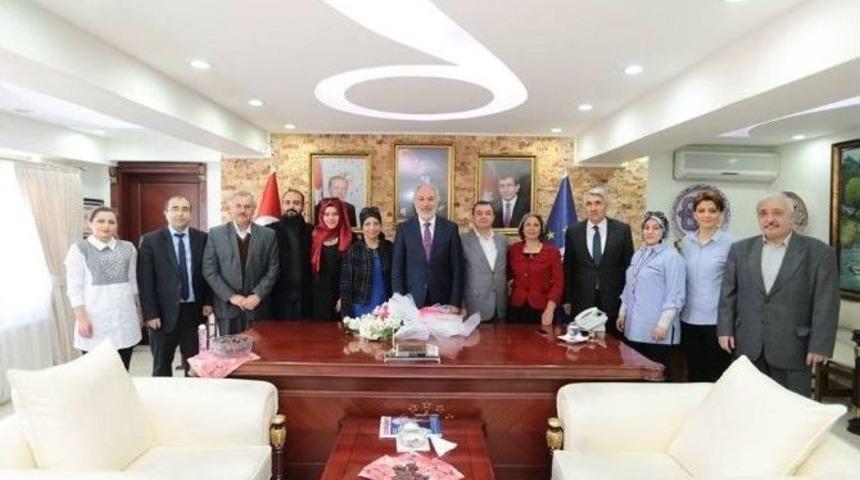 Sanatla Terapi Derneği&rsquo;nden Başkan&rsquo;a Ziyaret