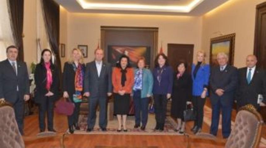 T&uuml;rk Kızılayı&rsquo;ndan Vali Civelek&rsquo;e Ziyaret