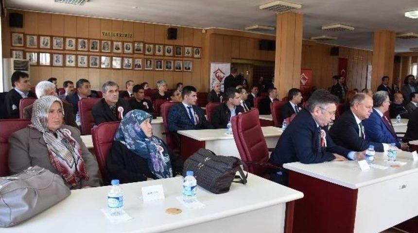 Şehit Yakınları Ve Gazilere Devlet &Ouml;v&uuml;n&ccedil; Madalyası