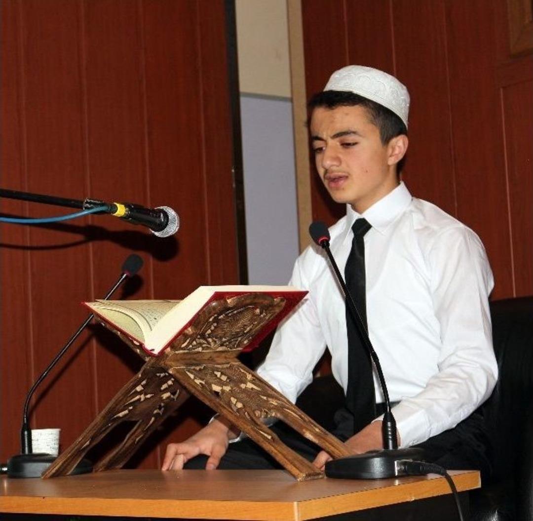 Taşlı&ccedil;ay&rsquo;da Kur&rsquo;an-ı Kerim&rsquo;i G&uuml;zel Okumak Ve Ezan Okuma Yarışması
