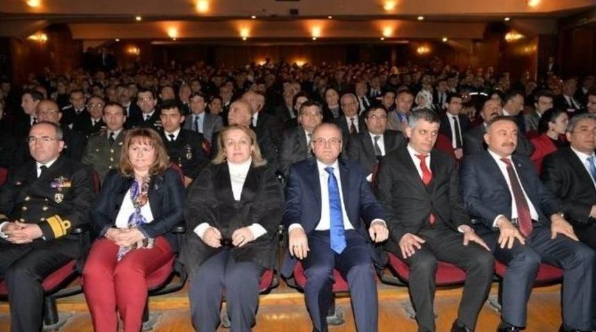 Mersin&rsquo;de Devlet &Ouml;v&uuml;n&ccedil; Madalyası Ve Beratları Tevcih Edildi