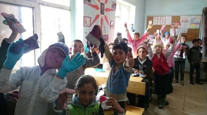 Ağrılı &Ouml;ğrencilerden Sakaryalı Miniklere Teşekk&uuml;r