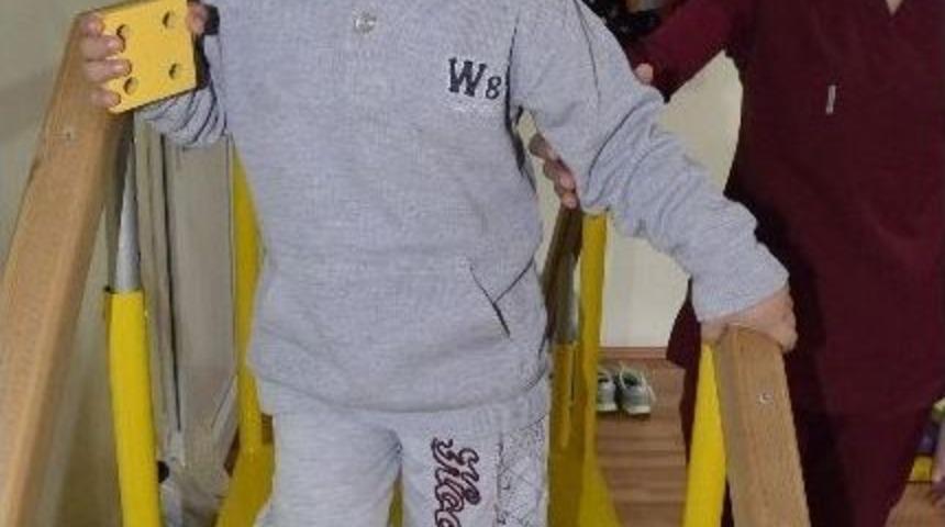 Beş Yaşındaki Mihra&ccedil; Azmiyle Hayata Tutundu