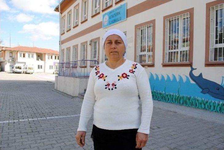 Murat Okusun Diye Okulda Nöbet Tutuyor G1