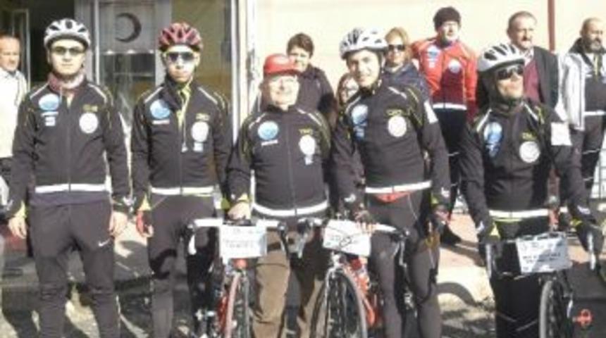 85 Yaşındaki Dede &Ccedil;anakkale&rsquo;ye Bisikletle Gidiyor