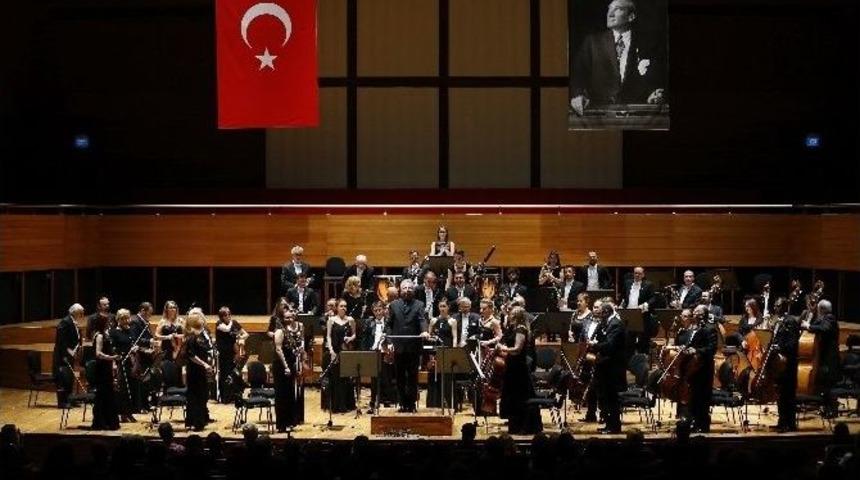 Konak&rsquo;ta Zaferin 101. Yılına &Ouml;zel Konser