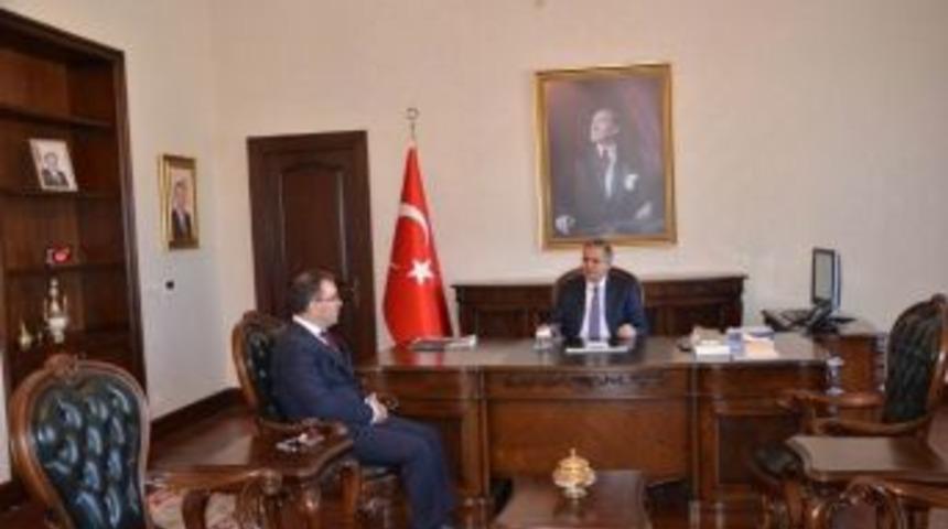 Vali Tapsız Yeni N&uuml;fus M&uuml;d&uuml;r&uuml; Ali Rıza &Ouml;zcan&rsquo;ı Kabul Etti