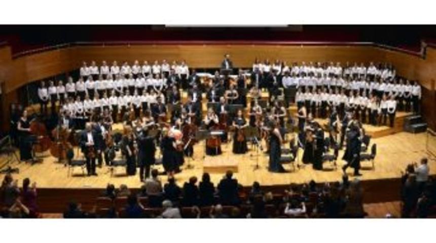 &Ccedil;akabey &Ccedil;ocuk Korosu Ve Olten Flormoni&rsquo;den M&uuml;zik Ziyafeti