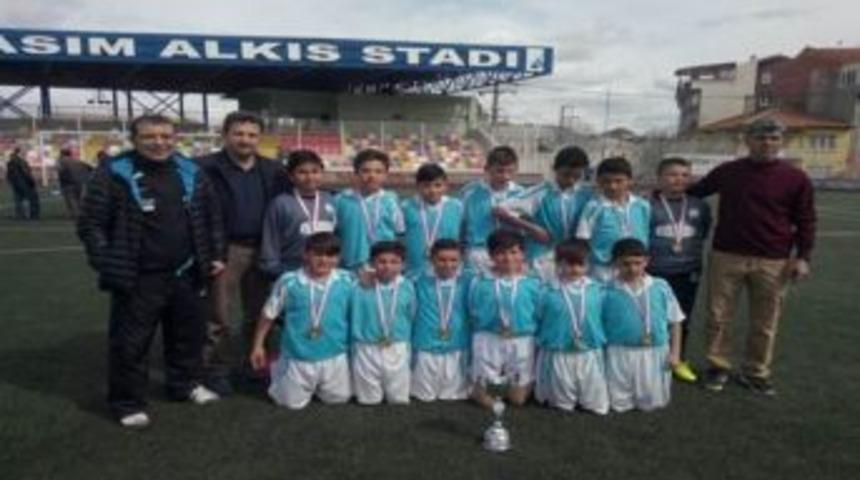 Fatih Ortaokulu Şampiyonluklarına Bir Yenisini Daha Ekledi