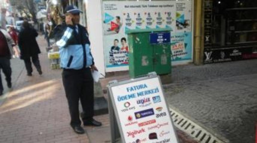 Kaldırıma Tabela Koyan Esnaflara Ceza Kesildi