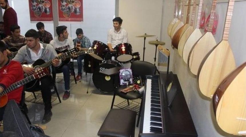 Sodes Destekli Gitar Ve Bağlama Kursu