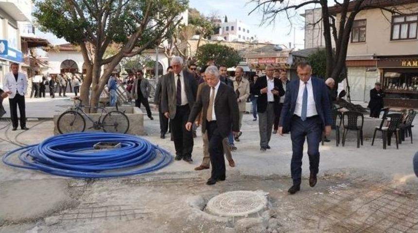 Başkan Acar, Tarihi &Ccedil;arşıda İncelemelerde Bulundu