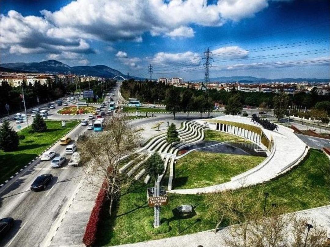 Manisa&rsquo;daki &Ccedil;anakkale Şehitleri Anıtını 3 Yılda 100 Bin Kişi Ziyaret Etti