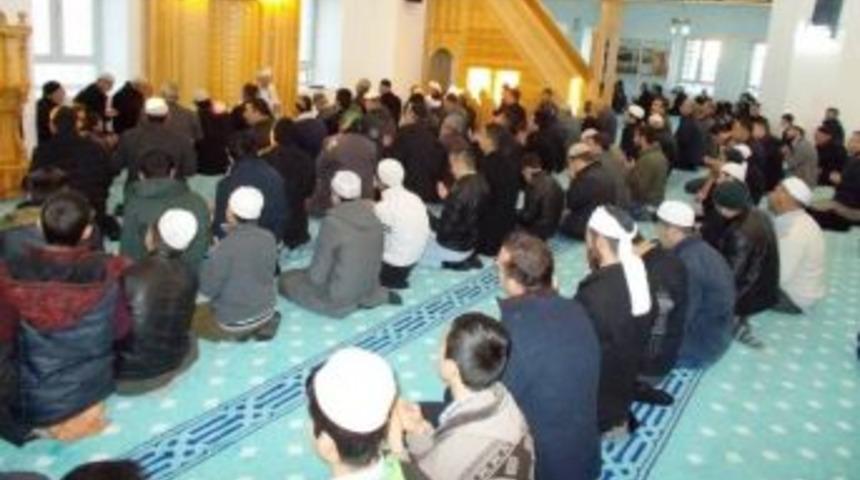 Sabah Namazında Şehitler Anıldı