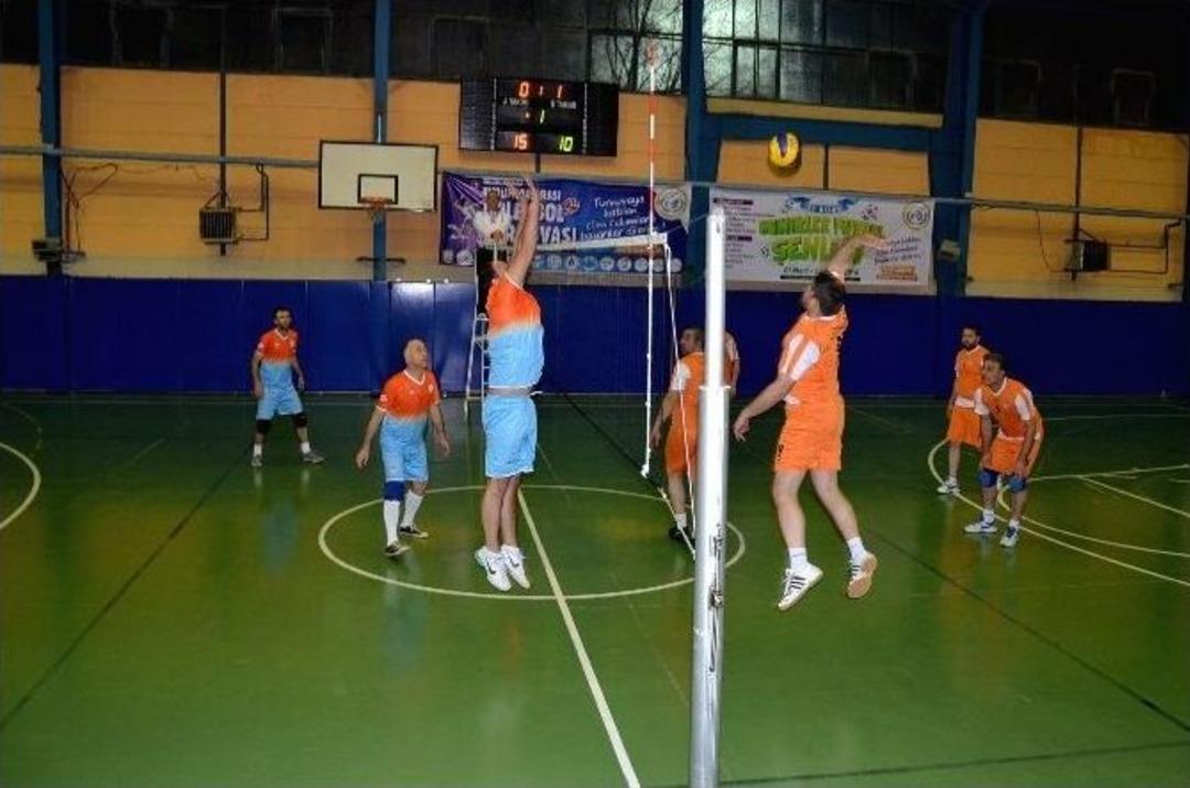 Boz&uuml;y&uuml;k Belediyesi Kurumlar Arası Voleybol Turnuvası&rsquo;nda İlk Hafta Ma&ccedil;ları Sona Erdi