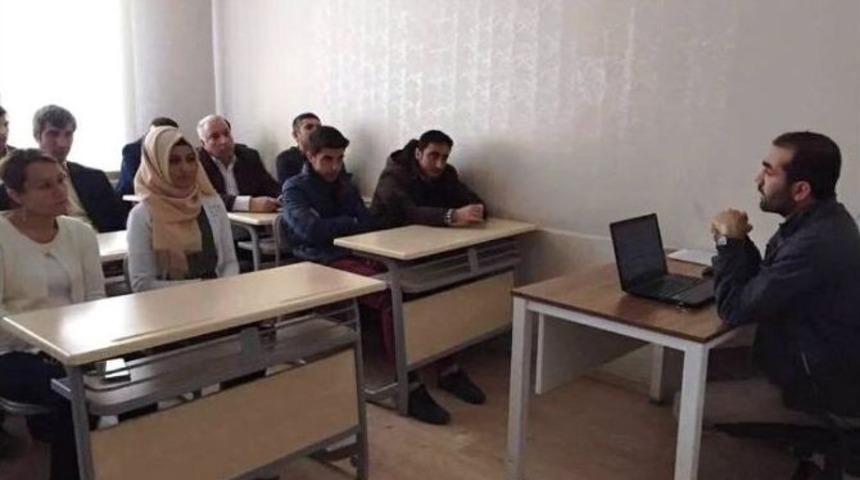 Yenişehir Gen&ccedil;lik Merkezinde Madde Bağımlığı Semineri Verildi