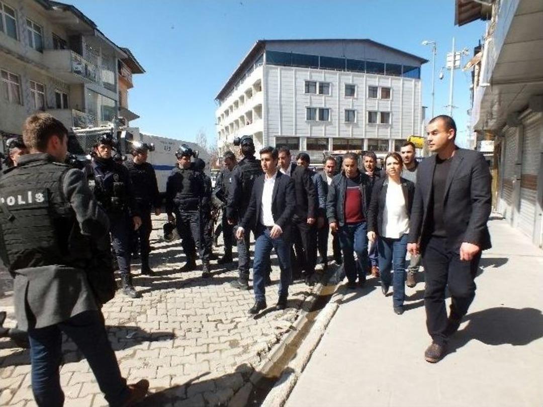 Nevruz Kutlaması İ&ccedil;in Toplanan Gruba M&uuml;dahale