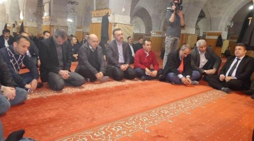 Eğitim Bir-sen Şehitler İ&ccedil;in Mevlit Okuttu