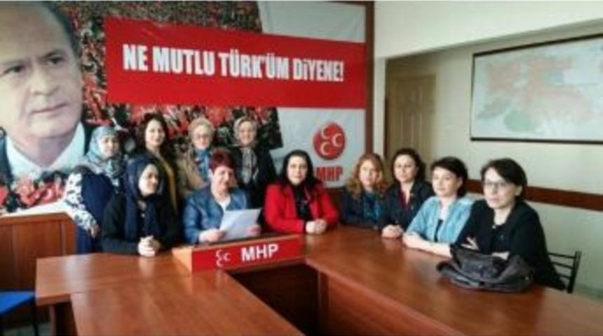 Mhp&rsquo;li Kadınlar Şehitleri Ve &Ccedil;anakkale Zaferini Andı