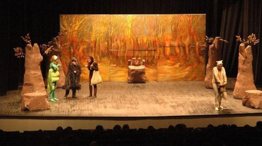 Tepebaşı Belediyesi, Bosch &Ccedil;evre &Ccedil;ocuk Tiyatrosu&rsquo;nu Miniklerle Buluşturuyor