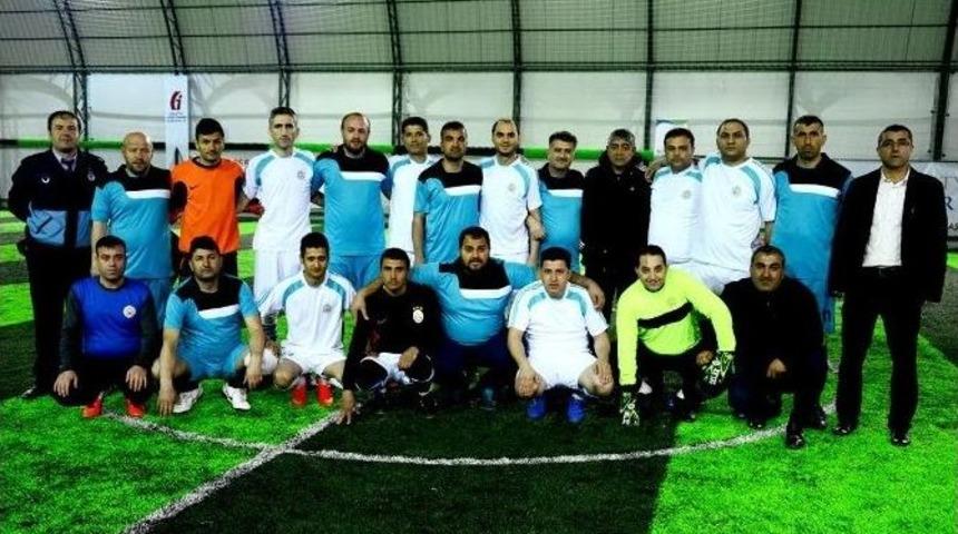 Halı Saha Futbol Turnuvasında Heyecan Dorukta