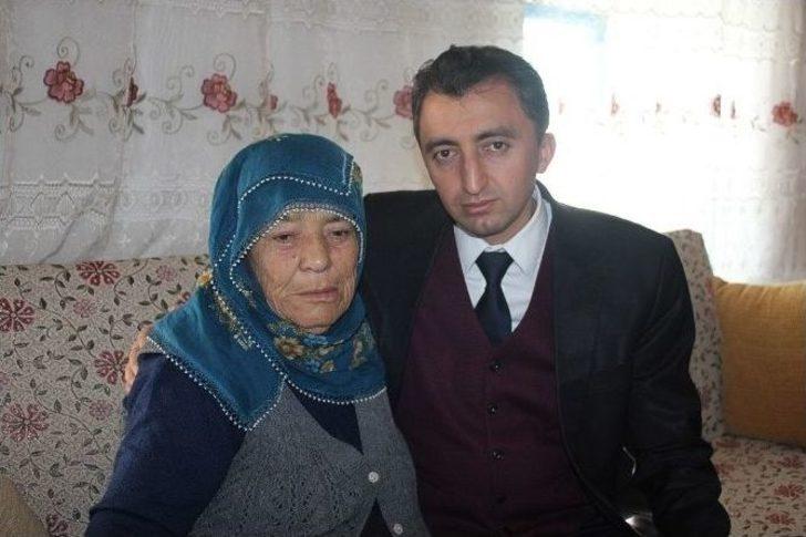 Kaymakam Ali Türk, Şehit Ailelerini Ziyaret Etti G1