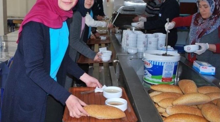 Öğrencilere Çanakkale Savaşı’nın Menüsü İkram Edildi