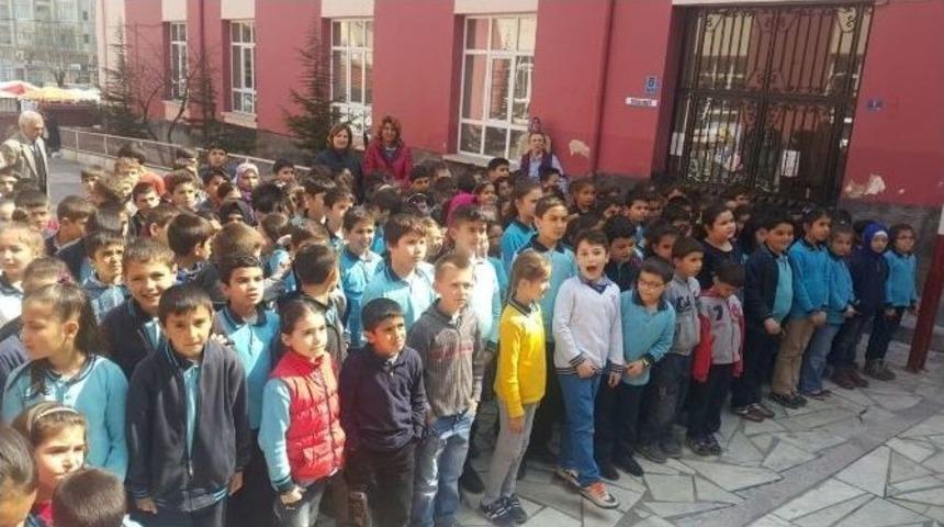 27 Ağustos İlkokulunda “çanakkale Deniz Zaferi Ve Şehitleri Anma Günü” Etkinliği