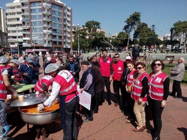 Kızılay Antalya Şubesi’nden Şehitler Haftası’nda Hoşaf Ve Ekmek