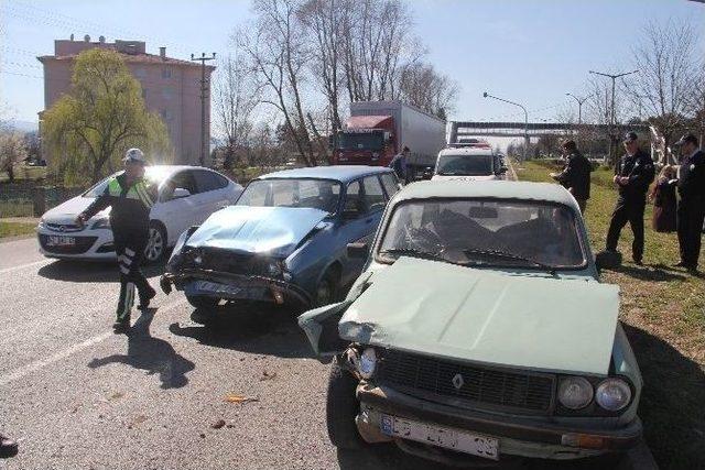 Bolu’da Trafik Kazası: 3 Yaralı