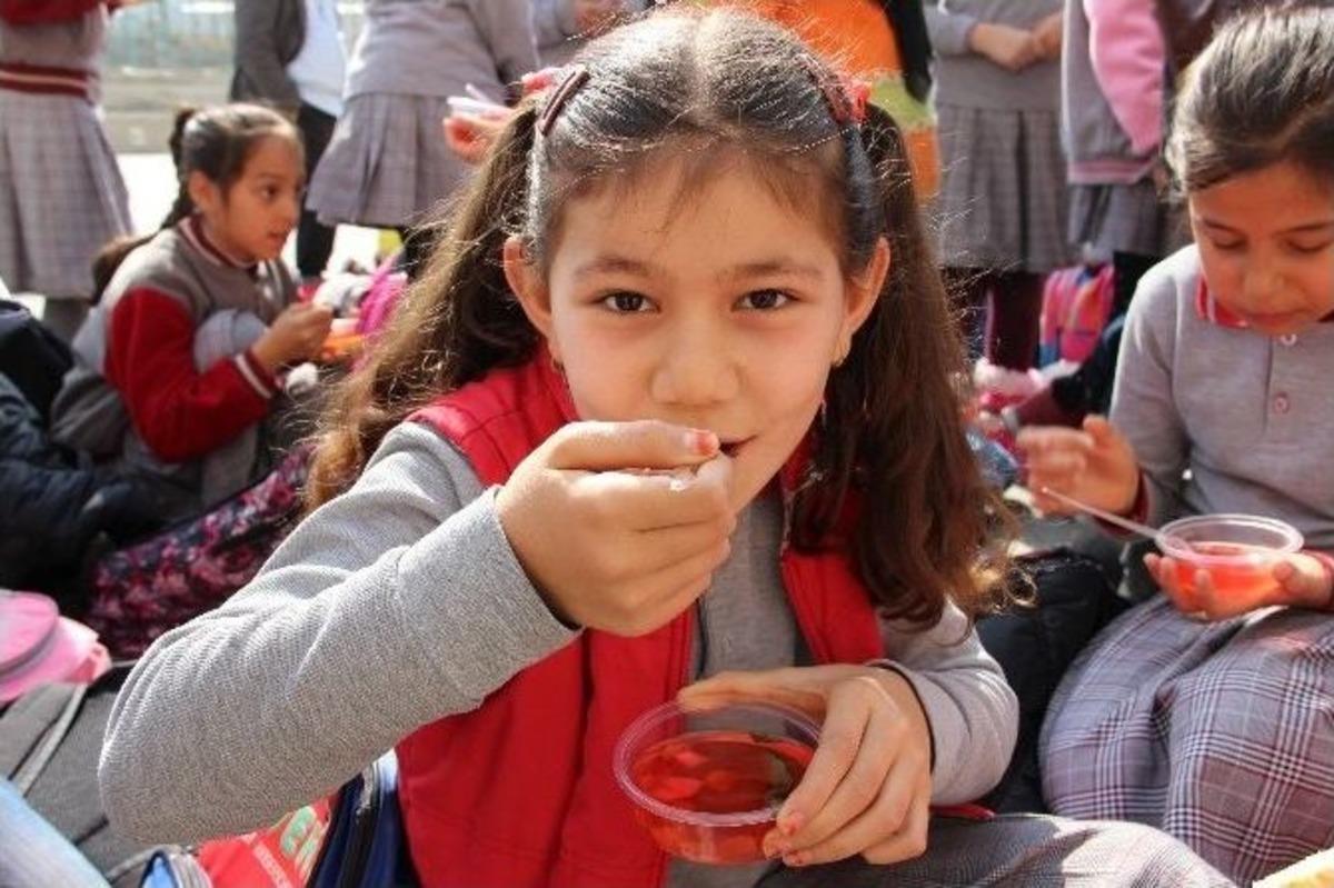 G&uuml;neydoğu Gazisinden Hoşaf Ve Ekmekli Hayır