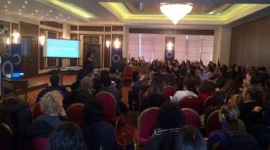 Rehber &Ouml;ğretmenlere &lsquo;krize Nasıl M&uuml;dahale Edilir?&rsquo; Eğitimi