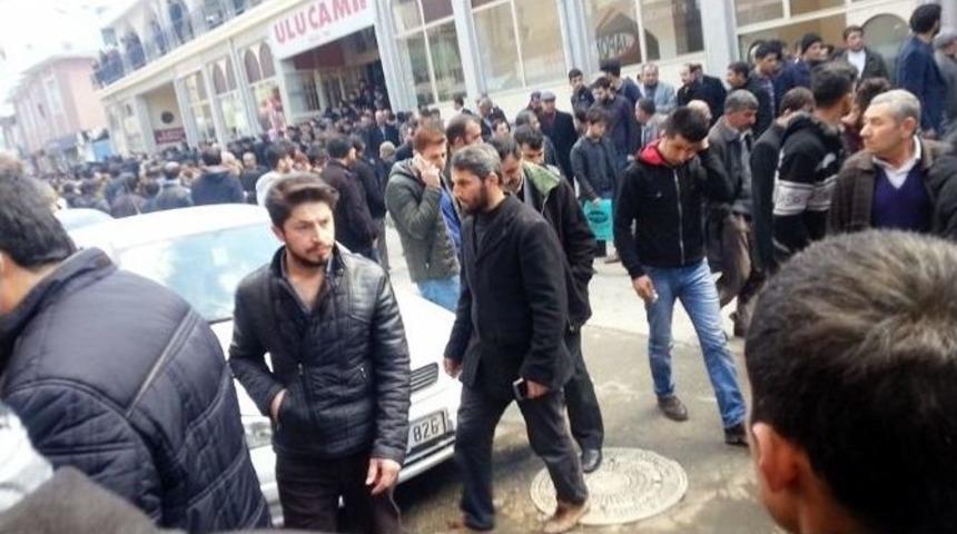 Şehitlerle İlgili Hutbeyi Beğenmeyip Camiyi Terk Ettiler